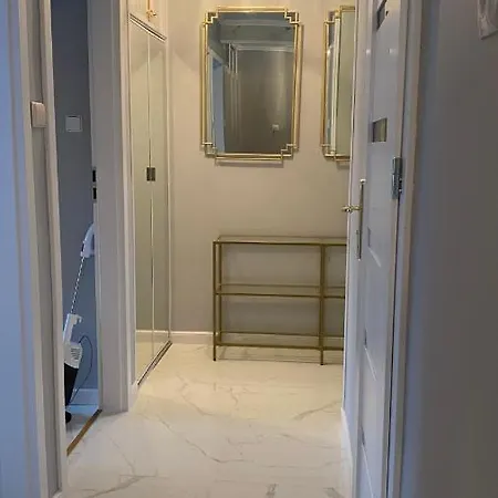 Gold Glamour Z Dwoma Sypialniami, Duzy Balkon