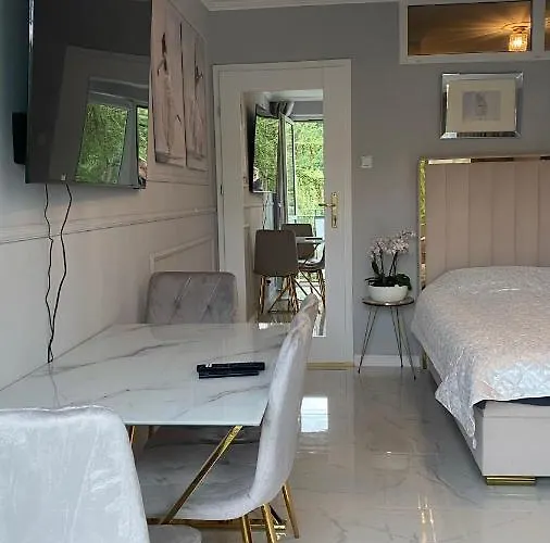 Gold Glamour Z Dwoma Sypialniami, Duzy Balkon דירה *