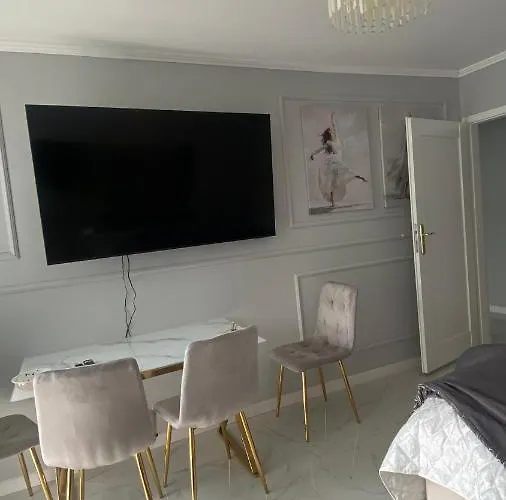 Gold Glamour Z Dwoma Sypialniami, Duzy Balkon